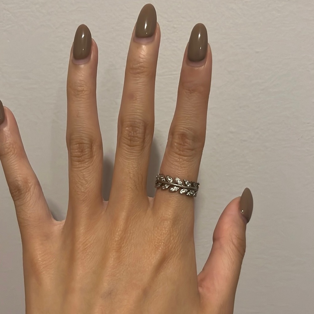 Pandora leaf ring